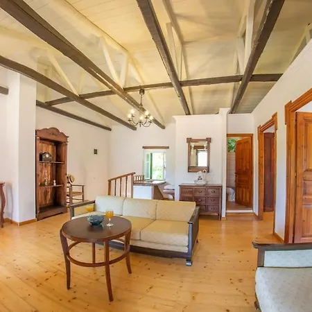 Pontzos - Traditional Stonehouse In The Heart Of Lefkada Holiday home Alexandros