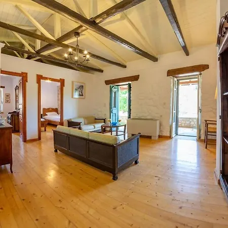 Pontzos - Traditional Stonehouse In The Heart Of Lefkada