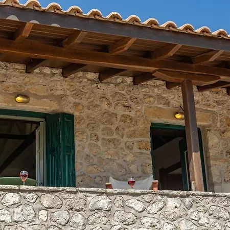 Pontzos - Traditional Stonehouse In The Heart Of Lefkada