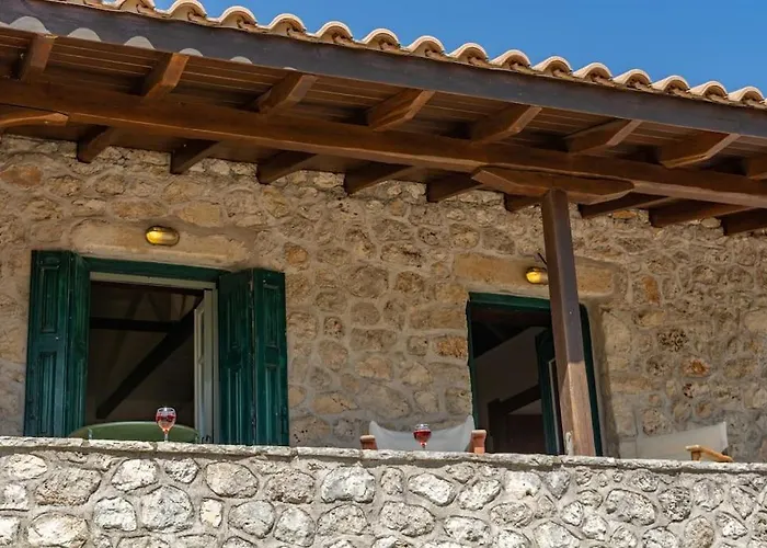 Pano Rouga - Pontzos Traditional Stonehouse